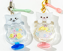シャカシャカ猫パフェキーホルダー